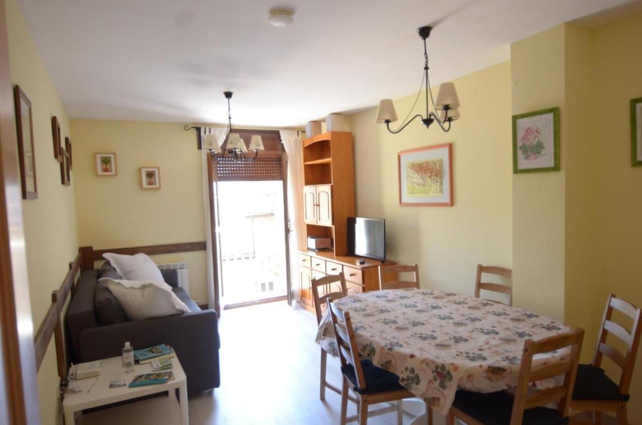 Apartamento Pena Erata Appartement Biescas  Buitenkant foto